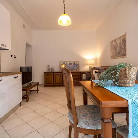 Lo Niu Apartment